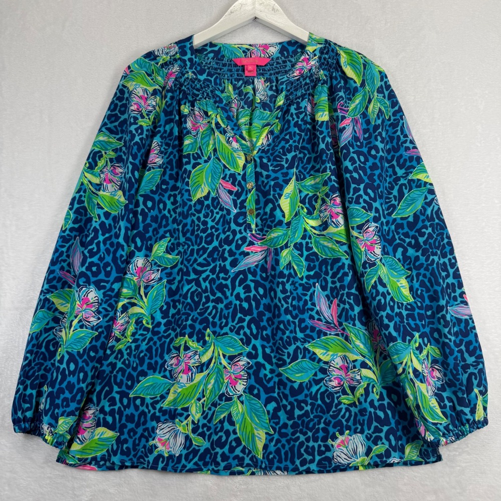 Lilly Pulitzer Elsa Blouse Womens Medium Blue Silk Leopard Floral Smocked Top